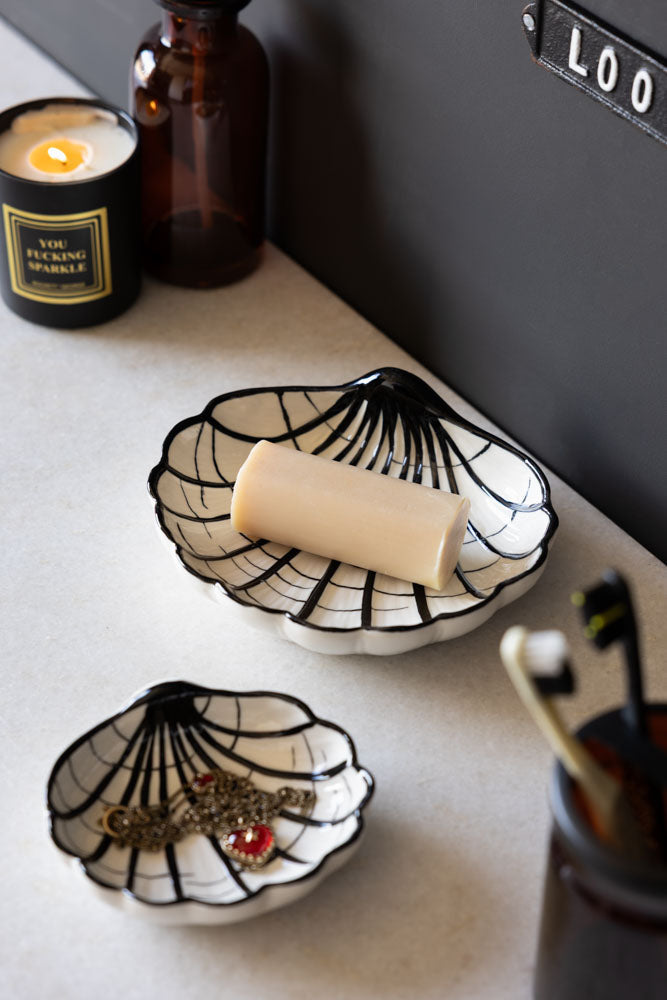 Set of 2 Shell Dishes